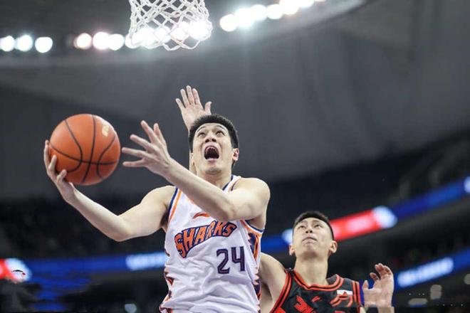 AYX爱游戏关于新疆广汇训练开放日，赛前绝杀压哨引欢呼，英超在即，心理建设被强调的信息