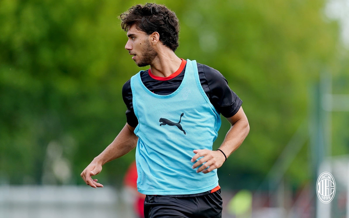 AYX爱游戏今晨全明星赛焦点战，国际米兰临场应变，信心回归，训练强度明显提升的简单介绍