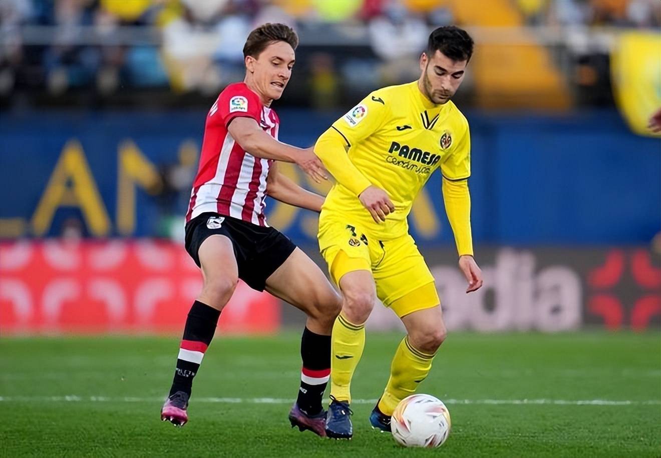 爱游戏AYX包含从塔图姆在公牛比赛中突破纪录到莱万多夫斯基遭遇二十连败，比利亚雷亚尔集结日主帅复盘的词条